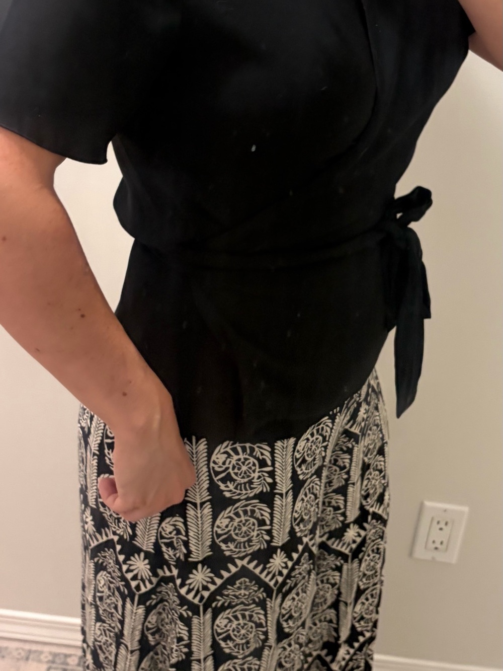 ✨3/$30 Black Babaton wrap dress shirt